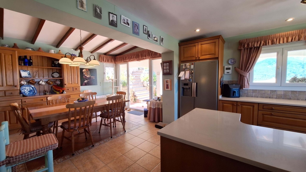 4 bed villa in Orba