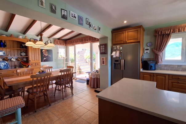 4 bed villa in Orba