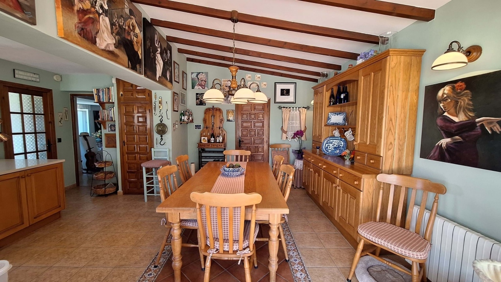 4 bed villa in Orba