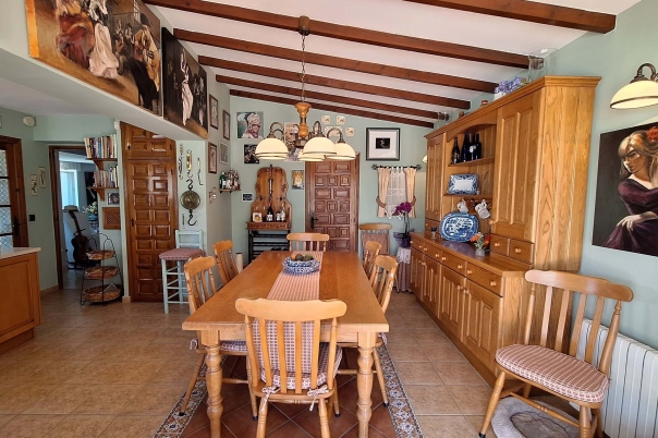 4 bed villa in Orba
