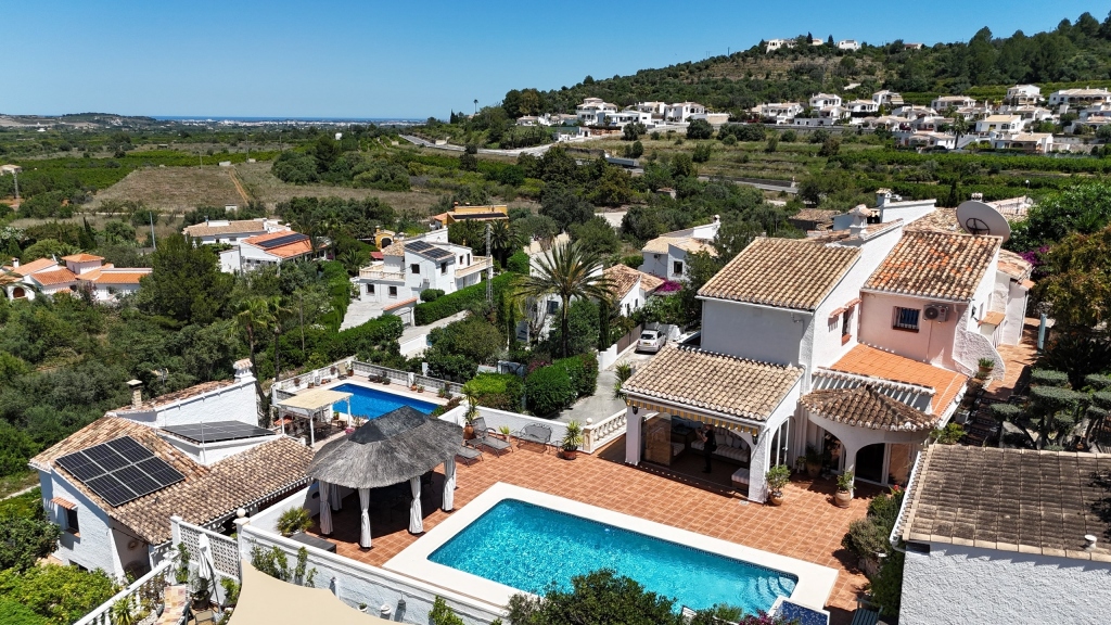4 bed villa in Orba