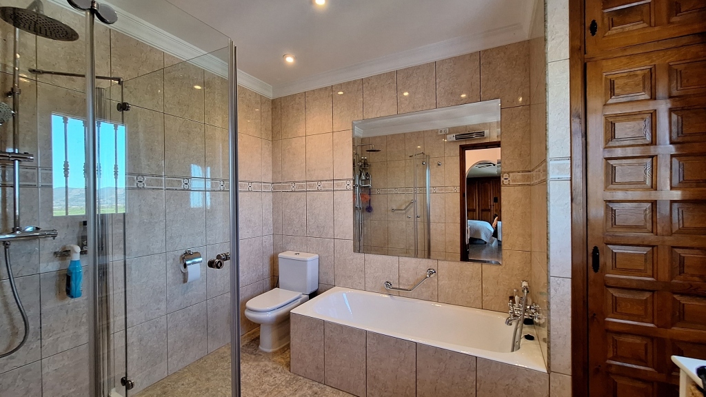 4 bed villa in Orba