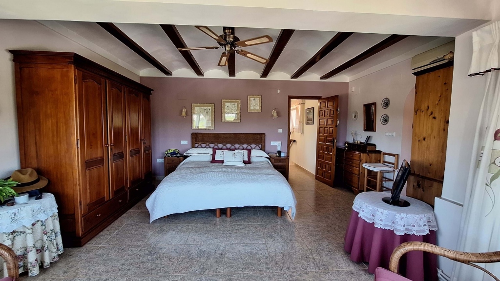 4 bed villa in Orba