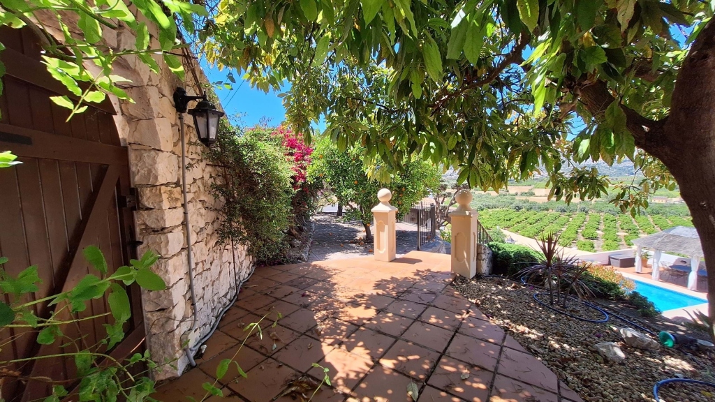 4 bed villa in Orba