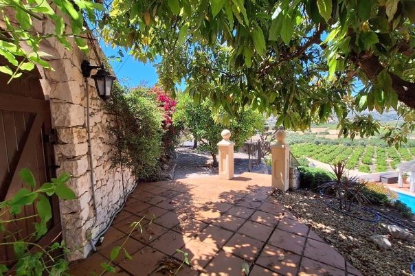 4 bed villa in Orba