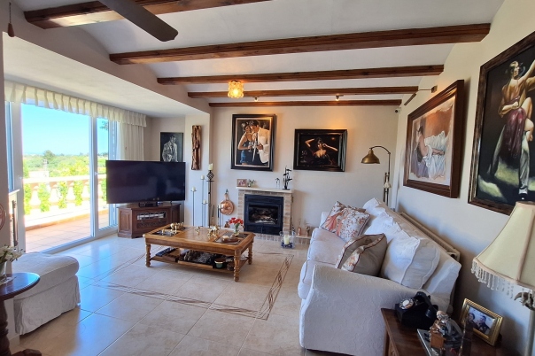 4 bed villa in Orba
