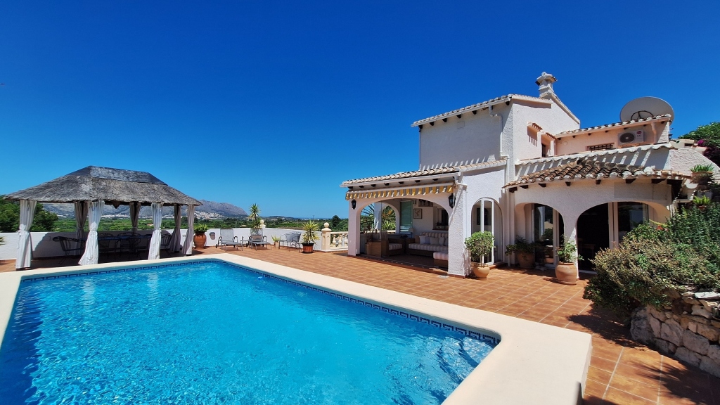 4 bed villa in Orba