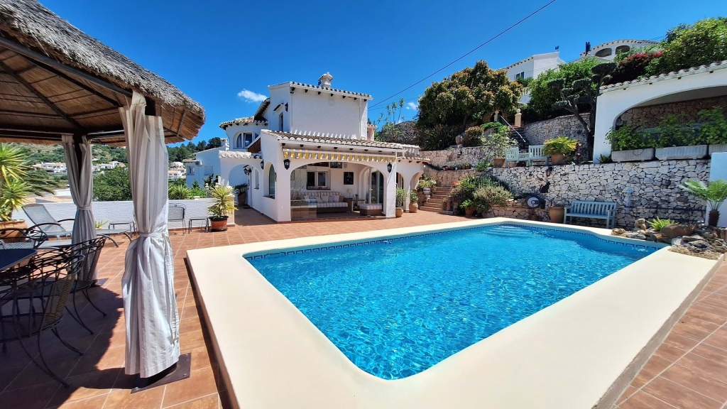 4 bed villa in Orba