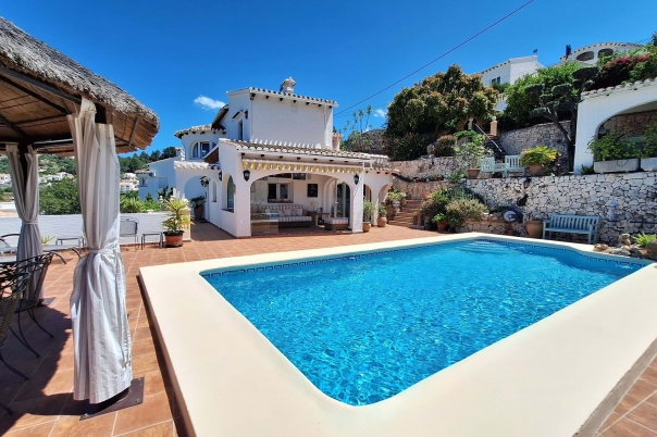 4 bed villa in Orba