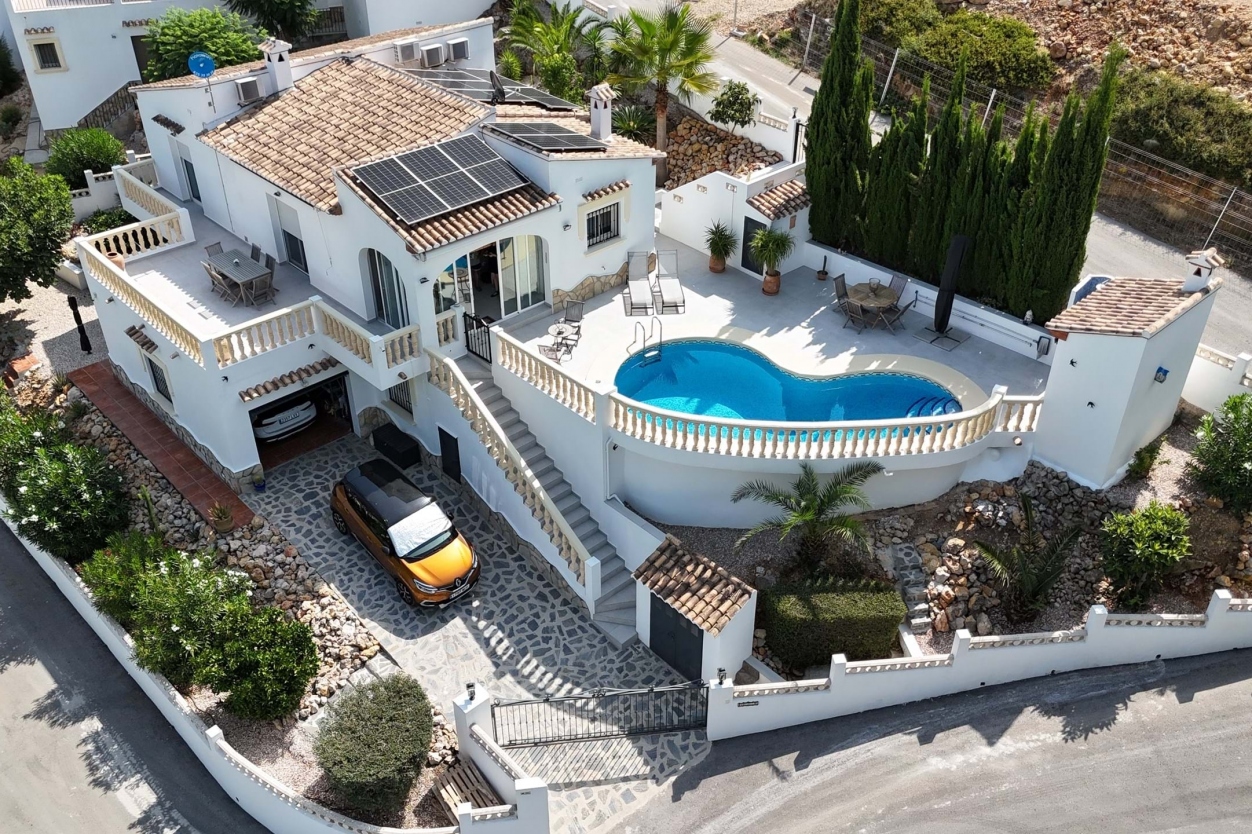 5 bed villa in Orba