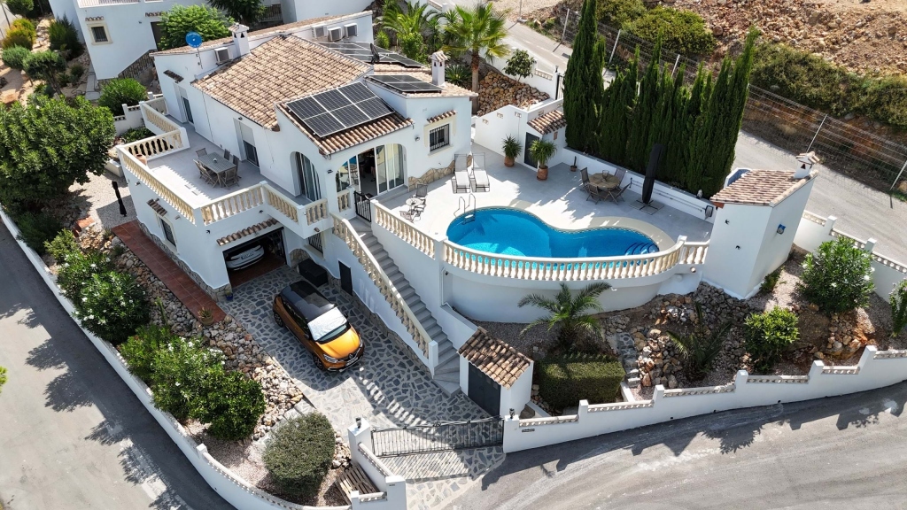 5 bed villa in Orba