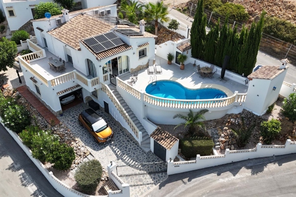 5 bed villa in Orba