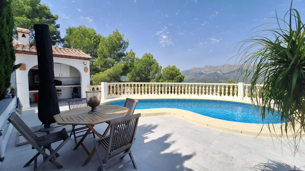 5 bed villa in Orba