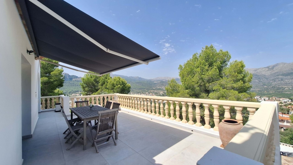 5 bed villa in Orba