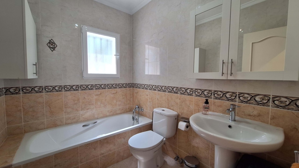 5 bed villa in Orba