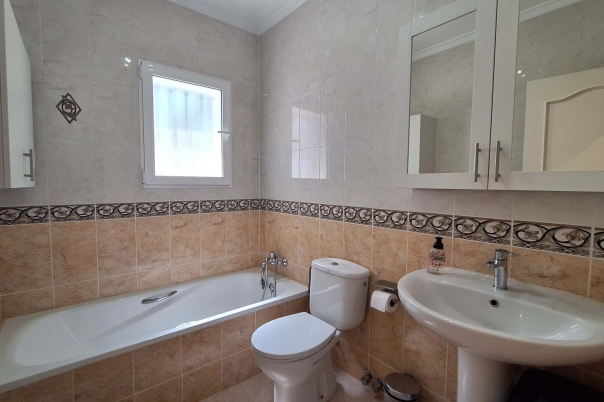 5 bed villa in Orba