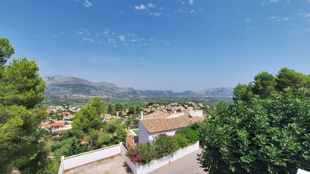 5 bed villa in Orba