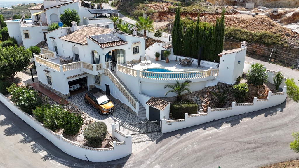 5 bed villa in Orba