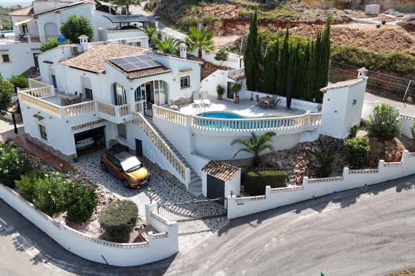 5 bed villa in Orba