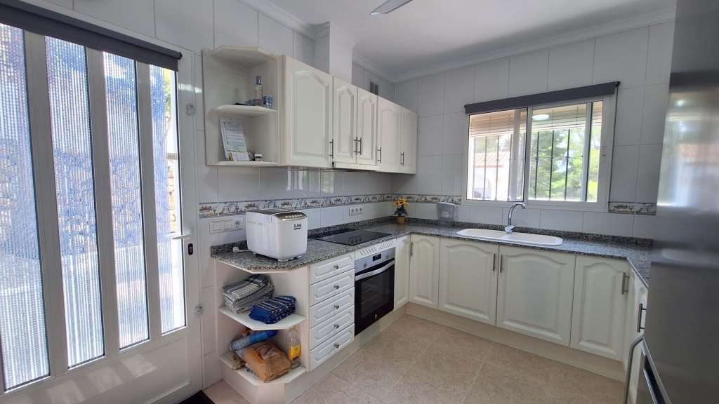 5 bed villa in Orba