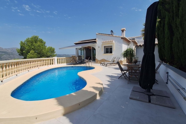 5 bed villa in Orba