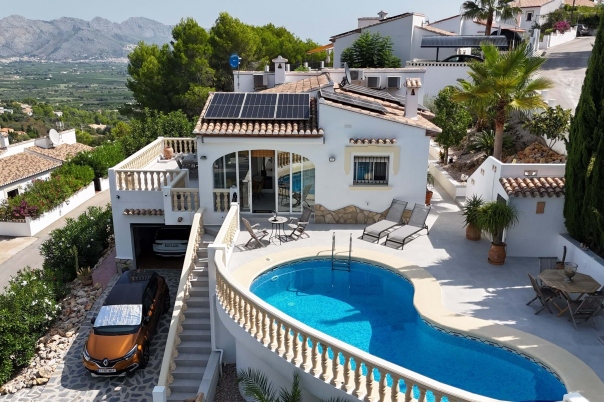 5 bed villa in Orba