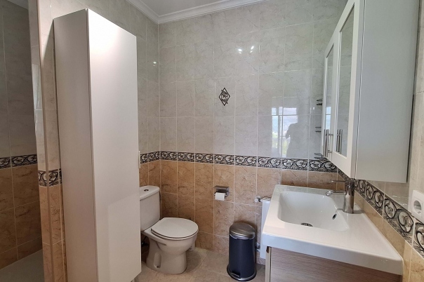5 bed villa in Orba