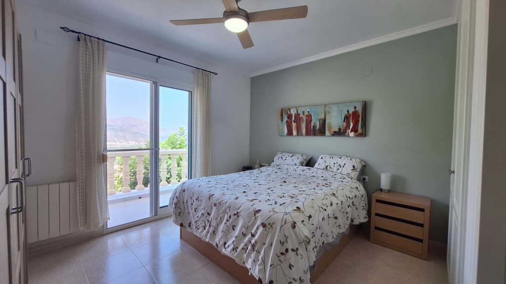 5 bed villa in Orba