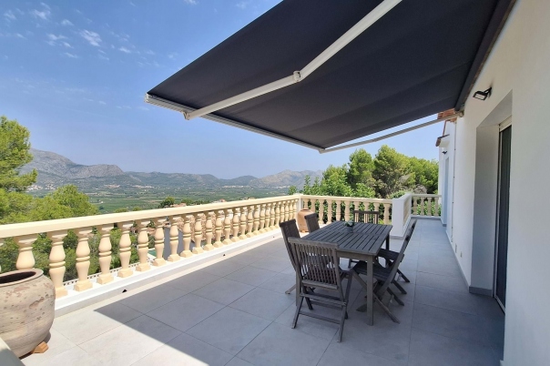 5 bed villa in Orba