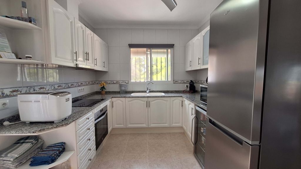 5 bed villa in Orba