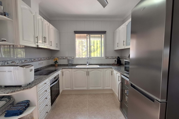 5 bed villa in Orba