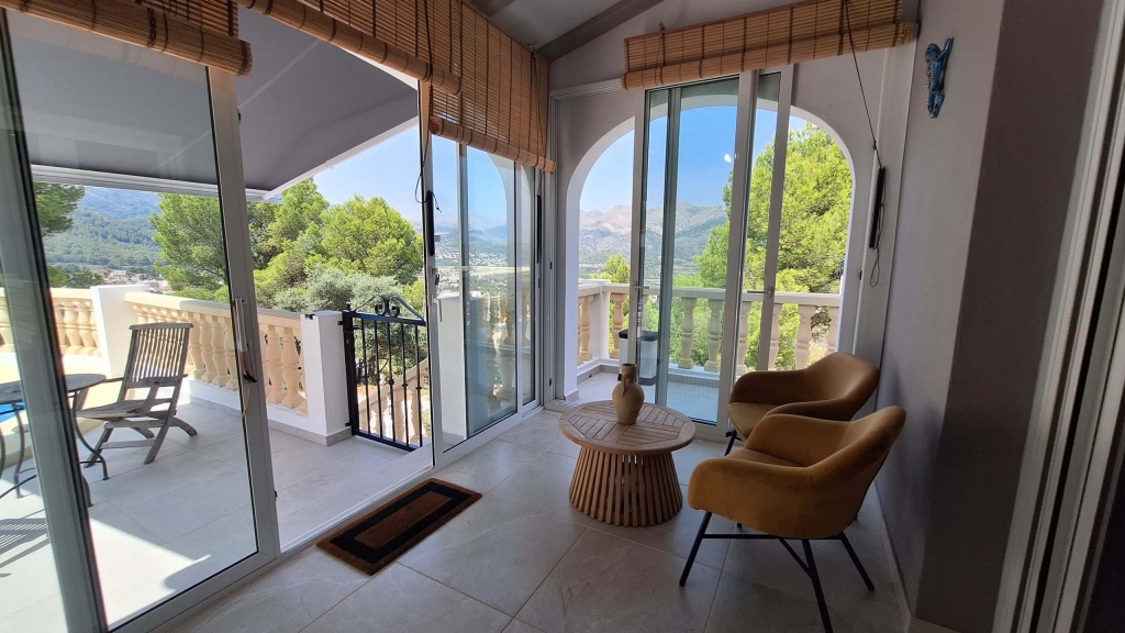 5 bed villa in Orba