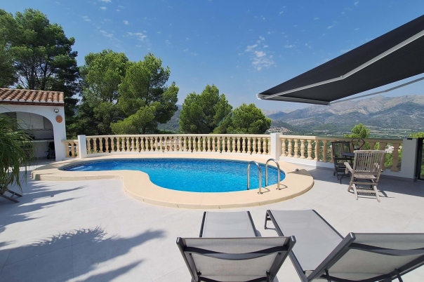 5 bed villa in Orba