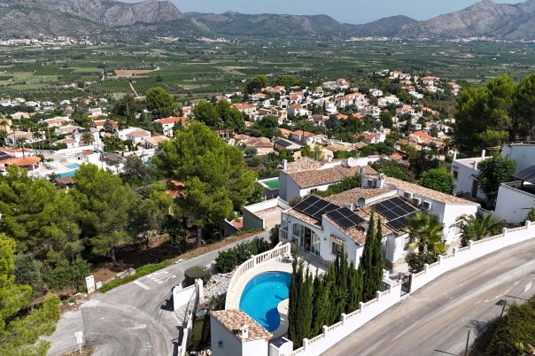 5 bed villa in Orba