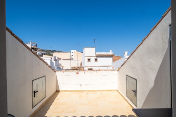 5 bed commercial in Javea