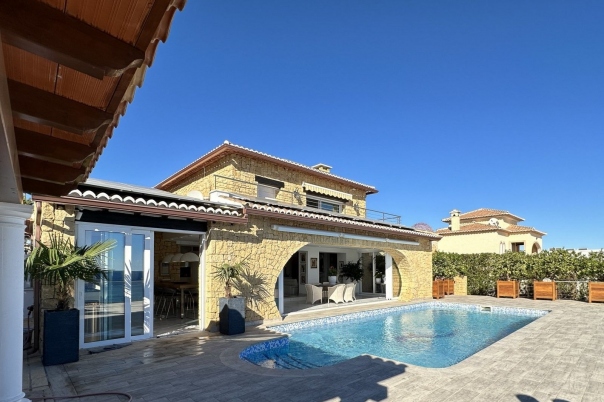 4 bed casa / chalet in Benissa
