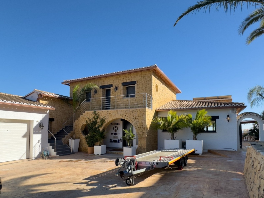 4 bed casa / chalet in Benissa