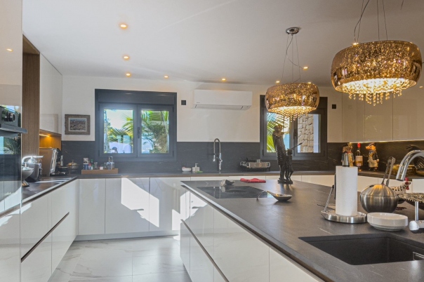 4 bed casa / chalet in Benissa