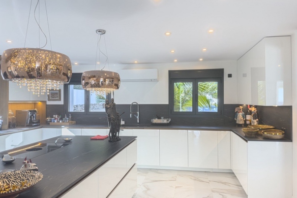4 bed casa / chalet in Benissa