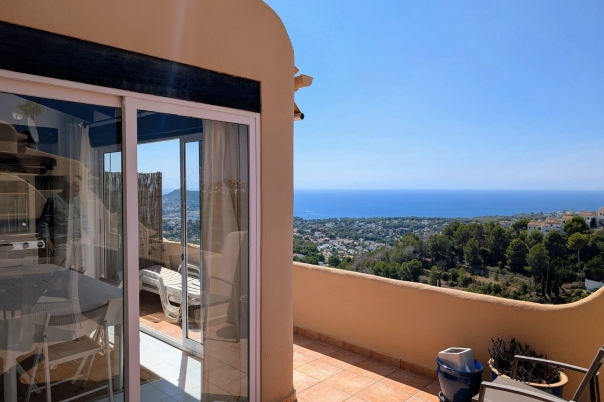 4 bed semi detached villa in Moraira