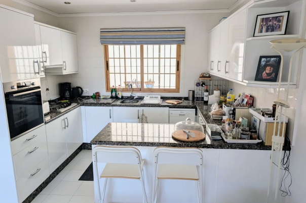 4 bed semi detached villa in Moraira
