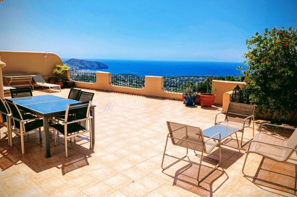 4 bed semi detached villa in Moraira