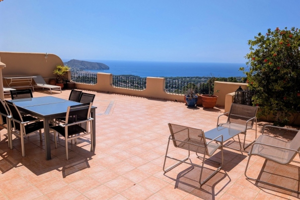 4 bed semi detached villa in Moraira