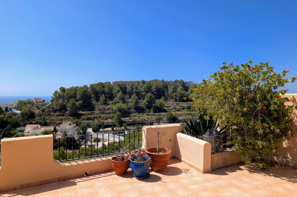 4 bed semi detached villa in Moraira