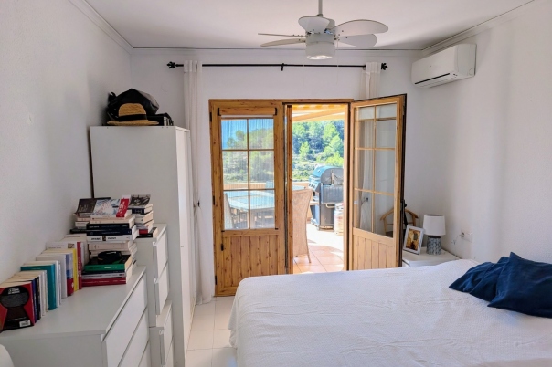 4 bed semi detached villa in Moraira