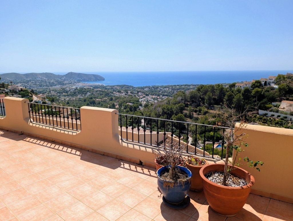 4 bed semi detached villa in Moraira