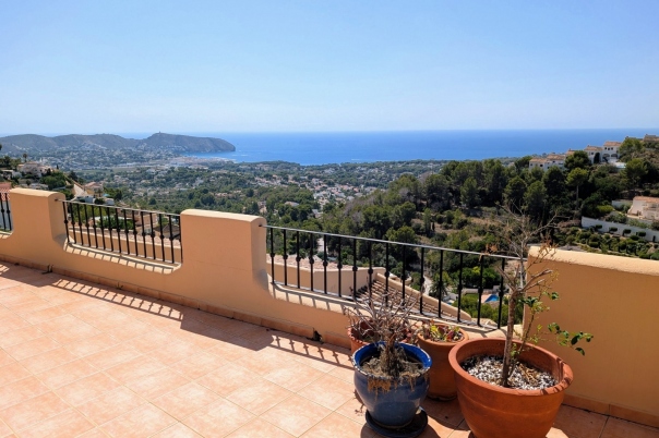4 bed semi detached villa in Moraira