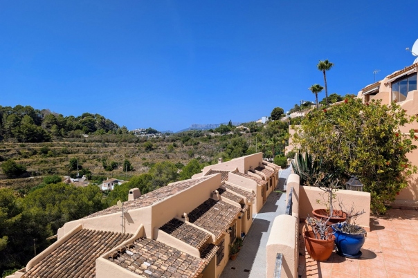 4 bed semi detached villa in Moraira