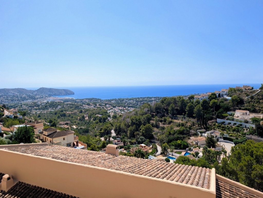 4 bed semi detached villa in Moraira