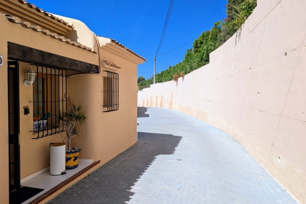 4 bed semi detached villa in Moraira